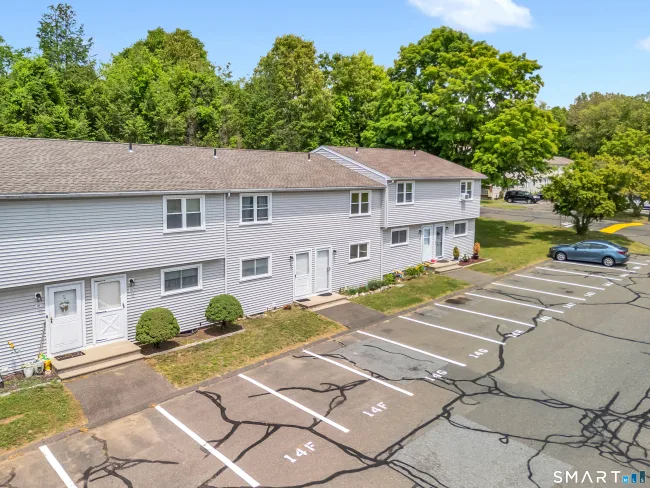 1081 New Haven Road #14H, Naugatuck, CT