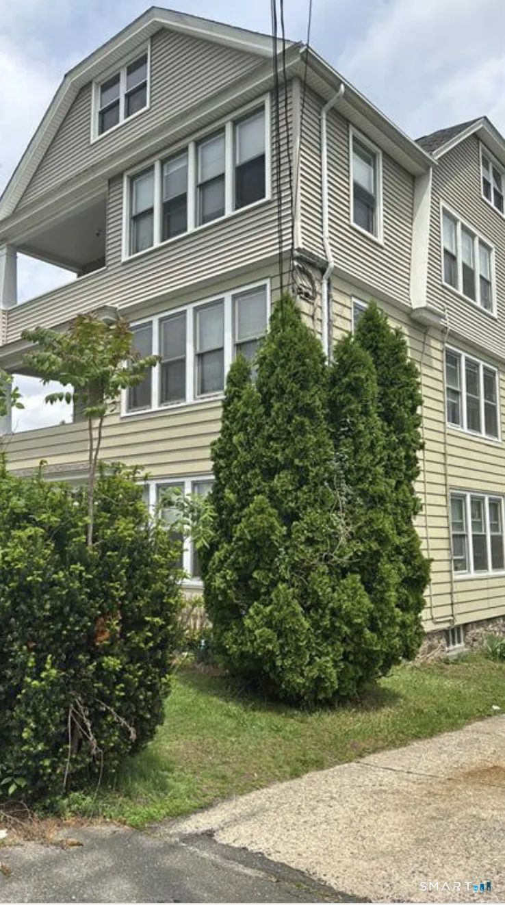 81 Chambers Street, Waterbury, CT