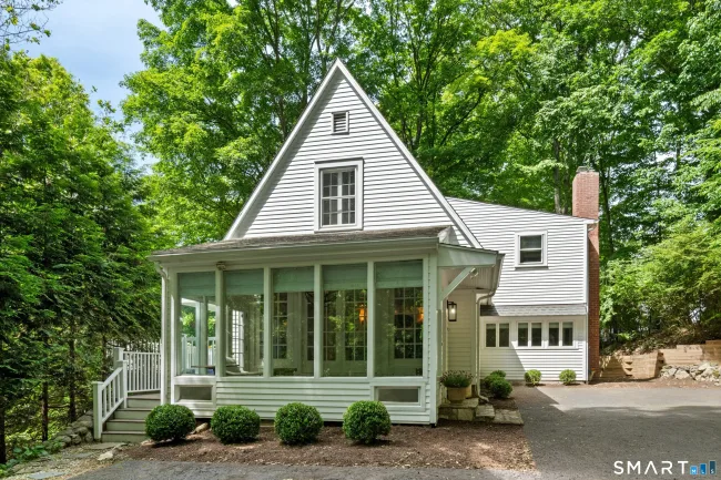 123 Lyons Plain Road
