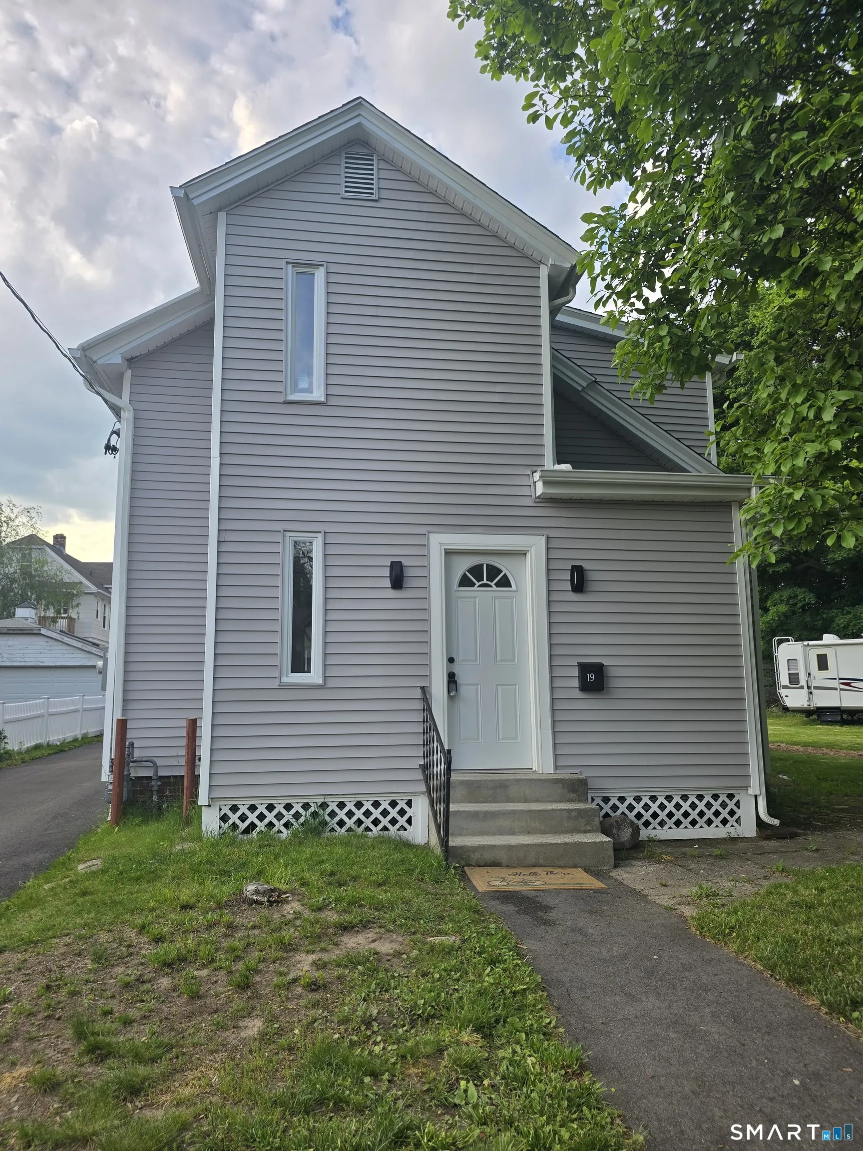19 Jamaica Street, Bristol, CT