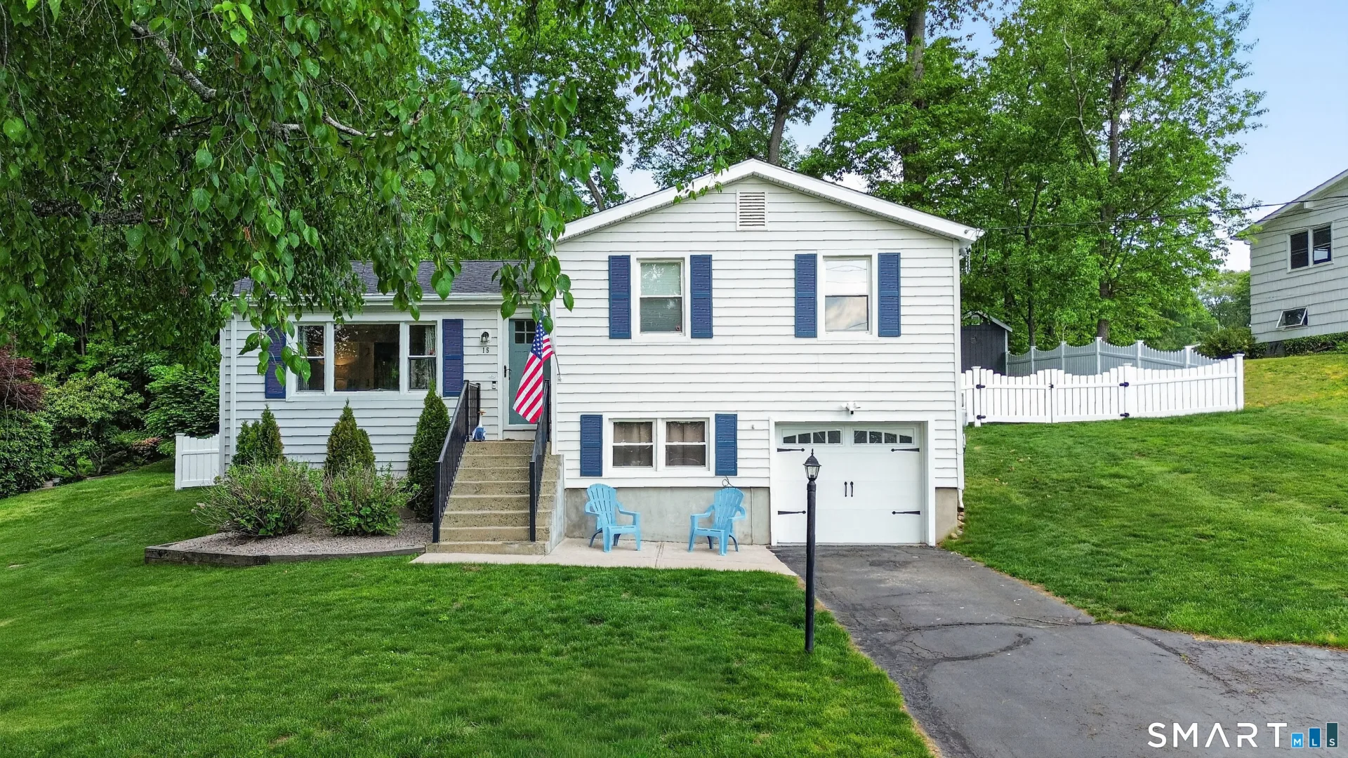 15 Riverside Drive, Branford, CT