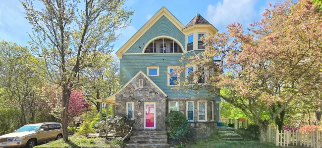 40 Maple Grove Avenue