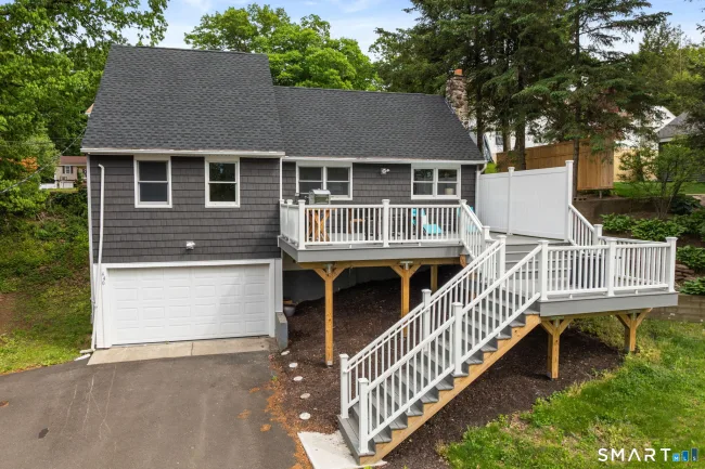 440 Lakeview Drive