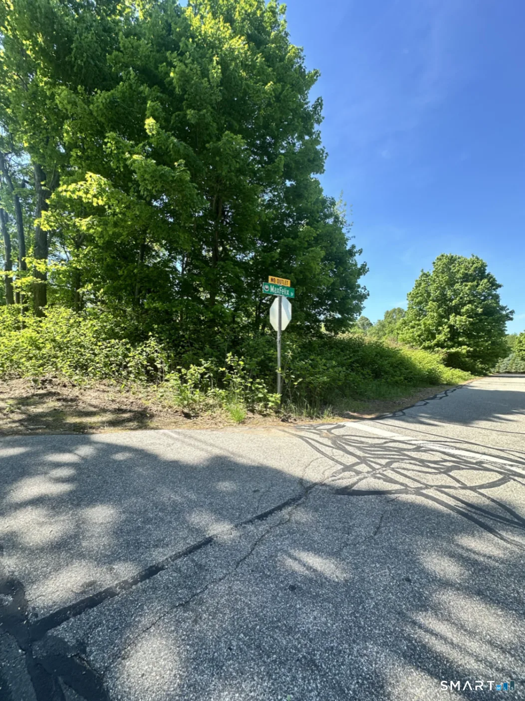 MaxFelix Drive, Mansfield, CT
