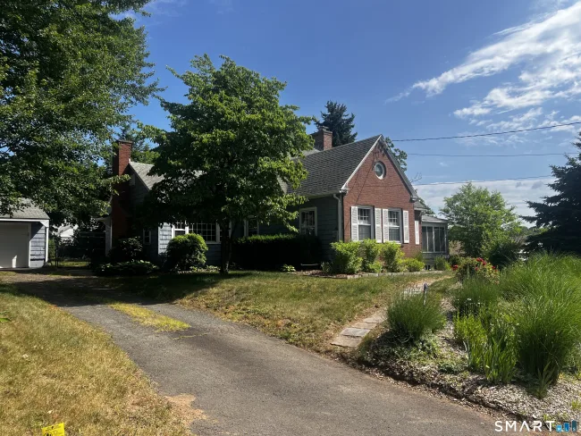 40 Hillcrest Avenue