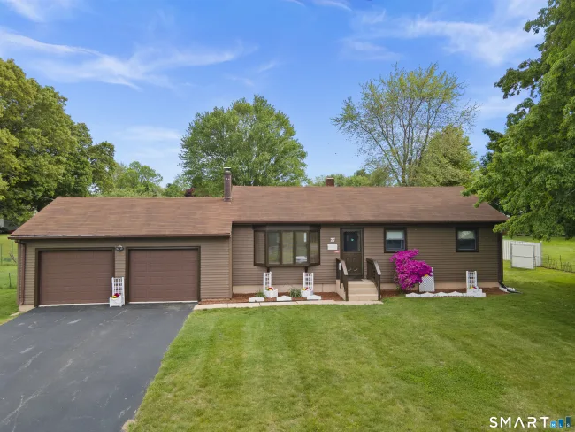 27 McIntosh Avenue