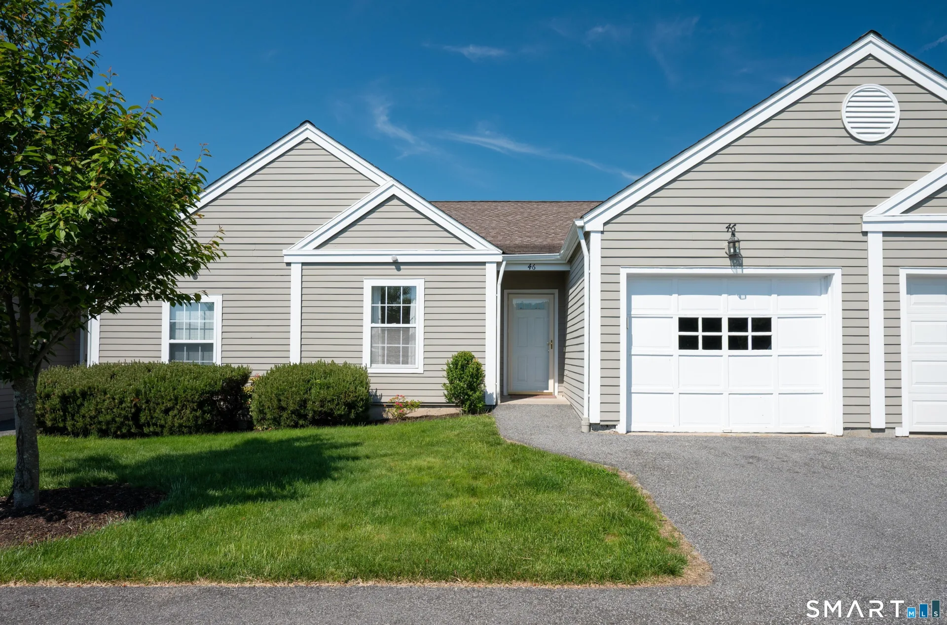46 Elizabeth Circle #46, Newtown, CT