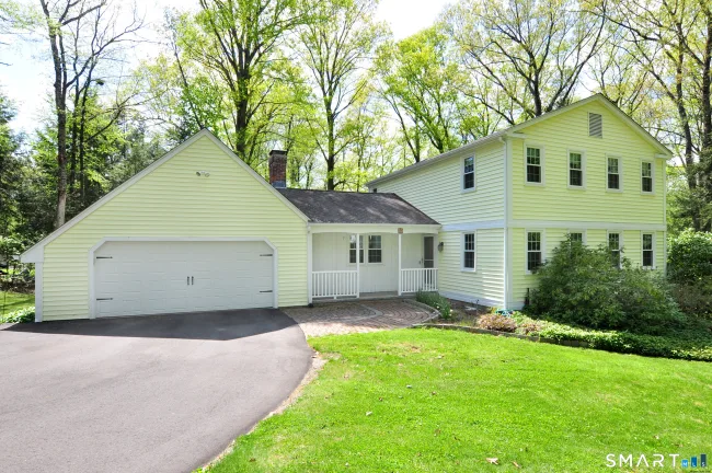 11 Round Hill Road
