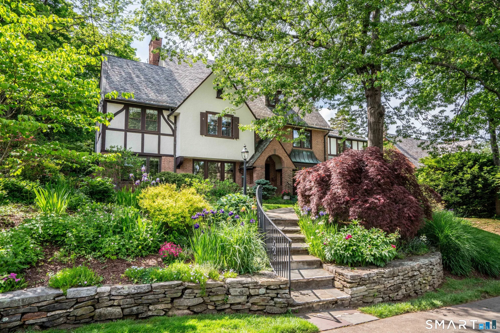 7 Fernwood Road, West Hartford, CT