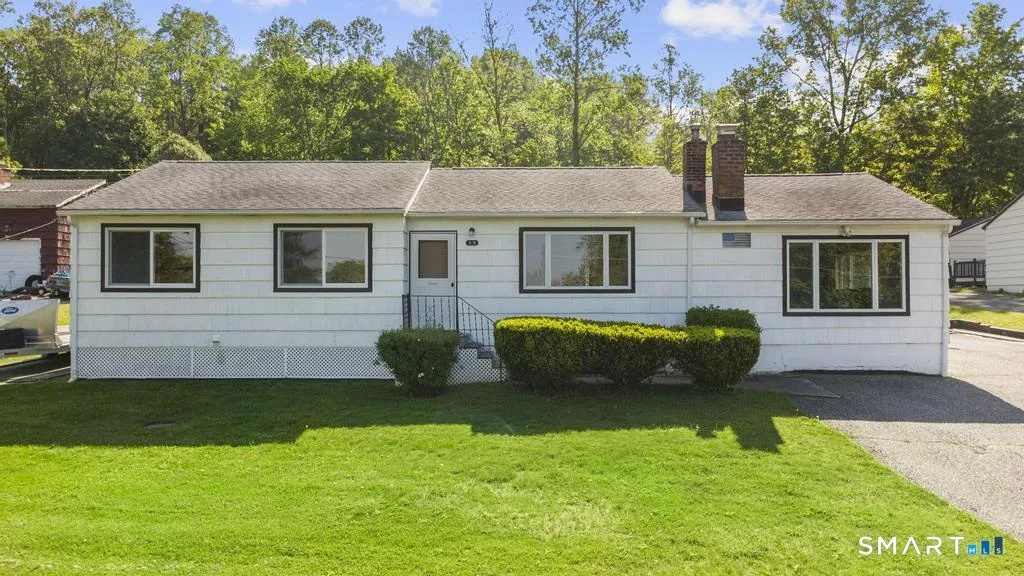 22 Brentwood Road, New Milford, CT