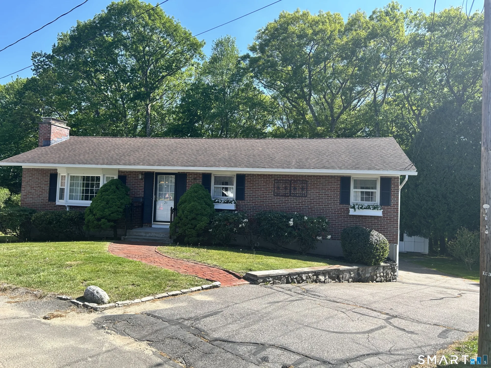 21 Parklawn Circle, Waterbury, CT