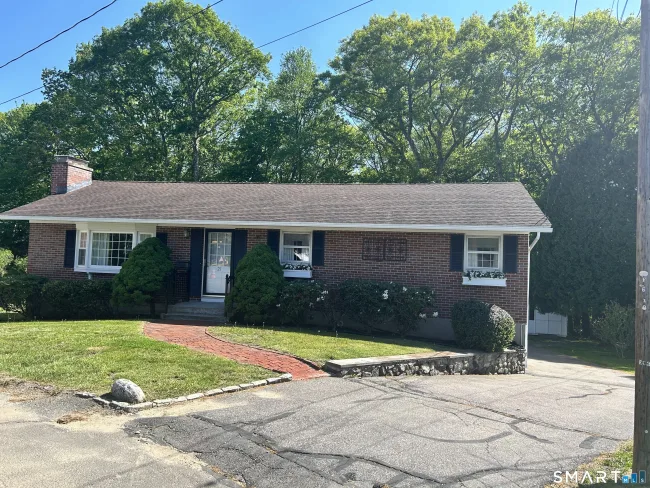 21 Parklawn Circle