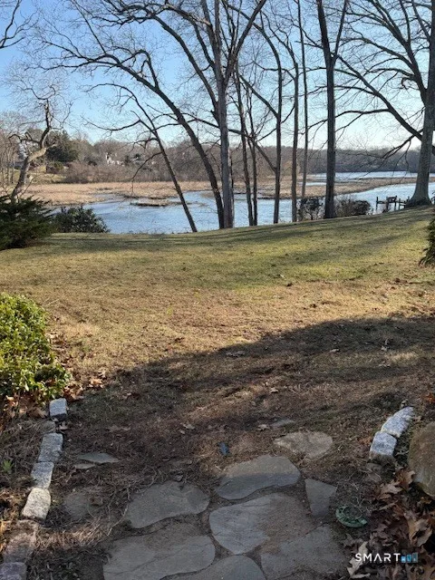 85 River Road #M4, Essex, CT