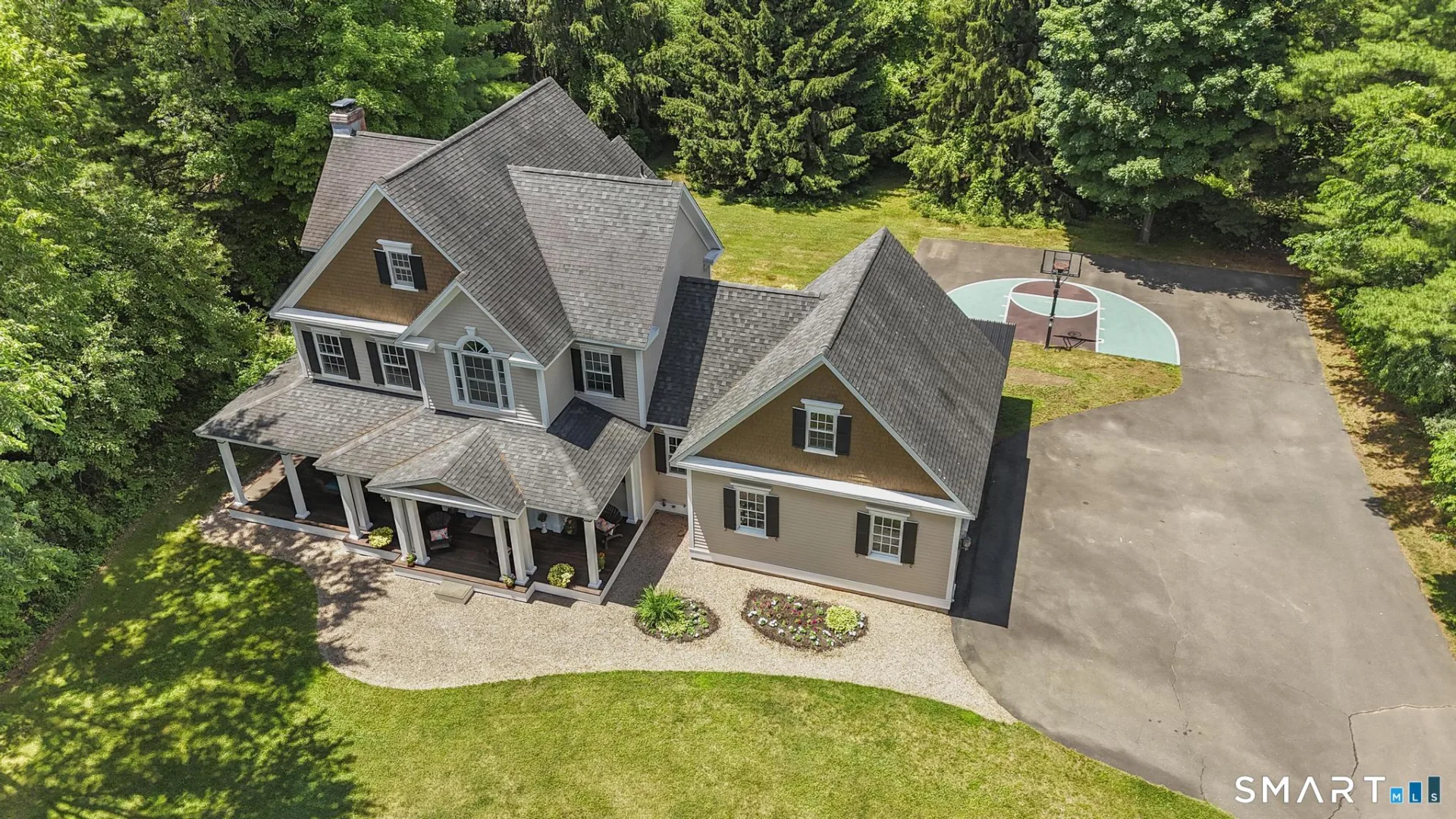 83 Kings Highway, North Haven, CT