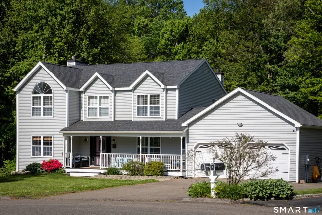 2 Quail Hollow Court