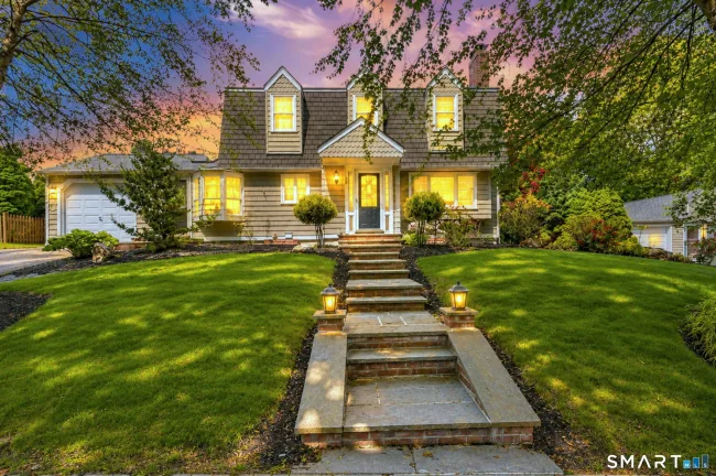 18 Woodhead Drive