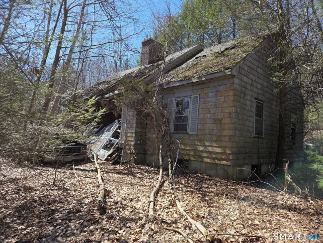 33 Davis Road