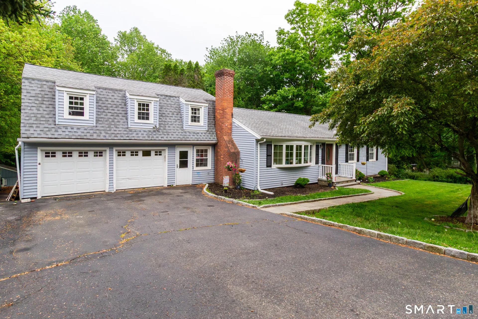 23 Great Neck Road, Trumbull, CT
