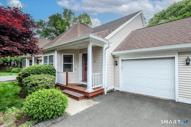 172 Summerfield Gardens #172