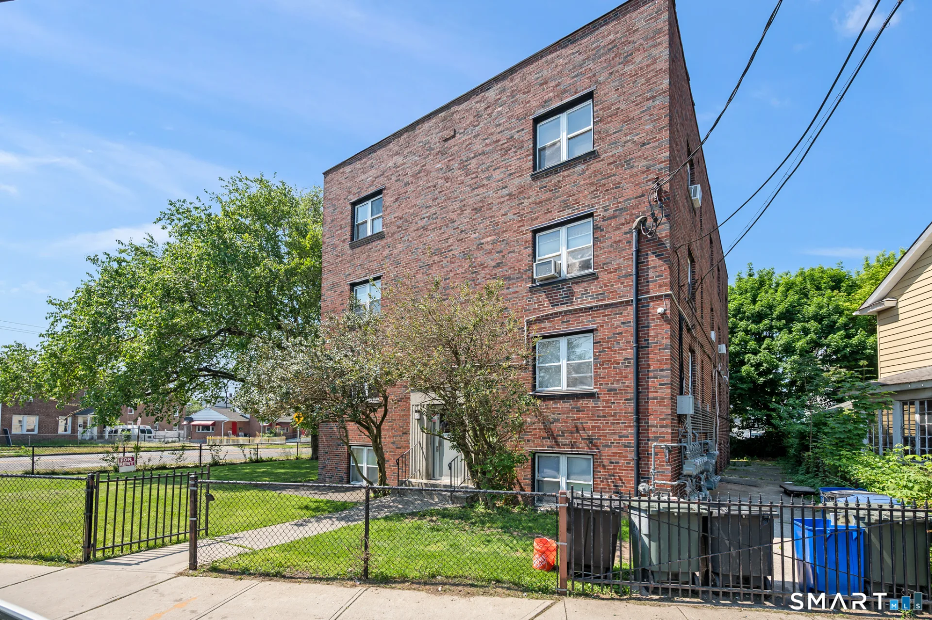 305 Parrott Avenue, Bridgeport, CT