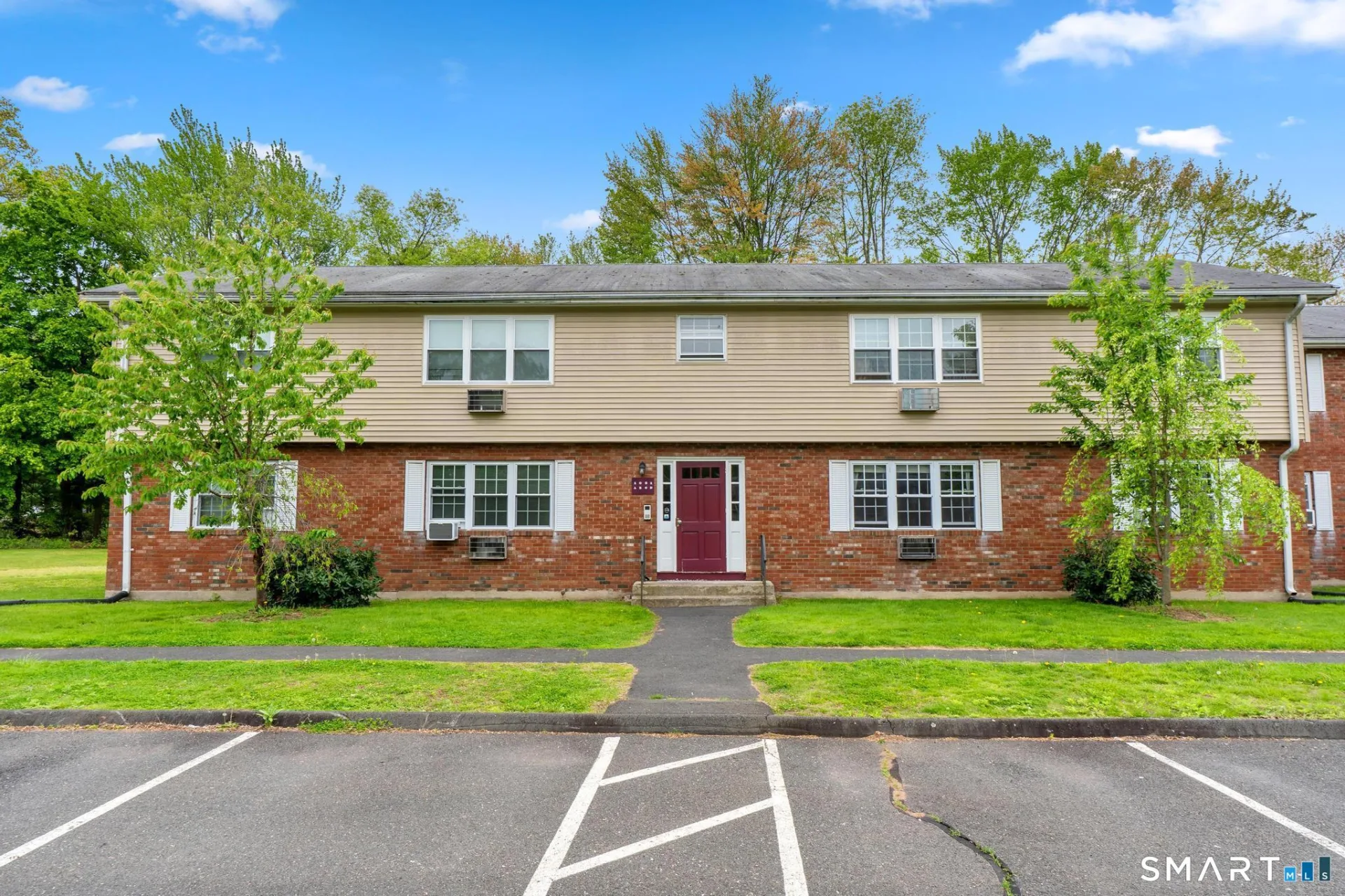 1081 Blue Hills Avenue #B, Bloomfield, CT