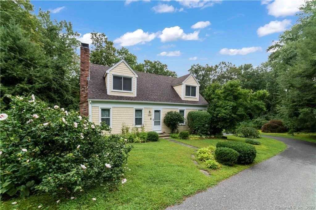 200 Bucks Hill Road, Southbury, CT