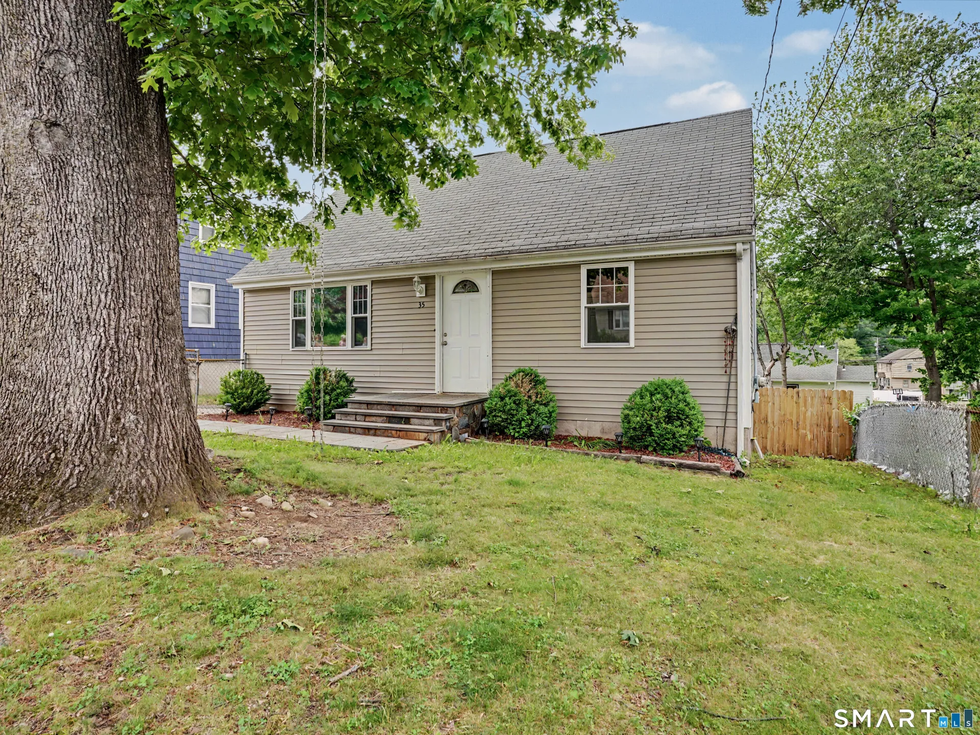 35 Oakleaf Street, Bridgeport, CT