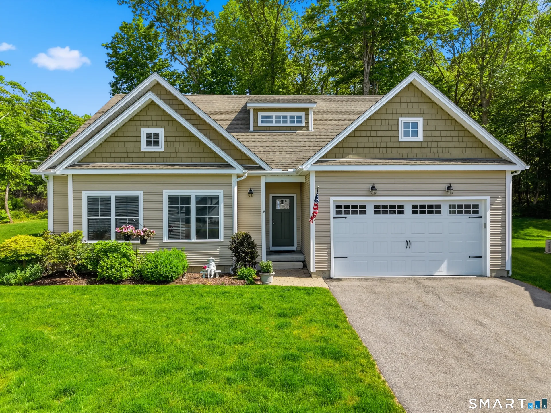 14 Essex Glen Drive #9, Essex, CT