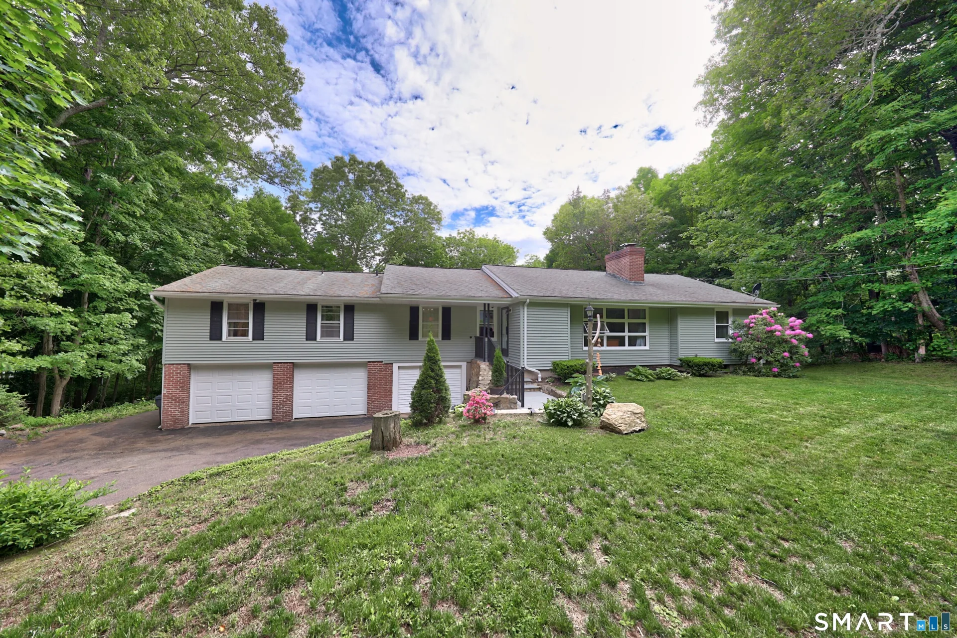 37 Anella Drive, Bethany, CT