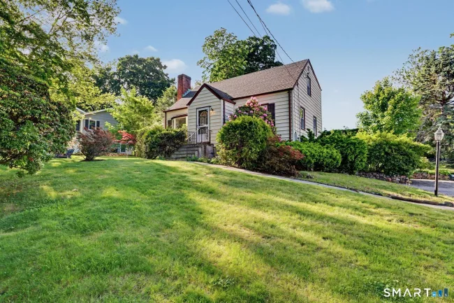 27 Lund Avenue