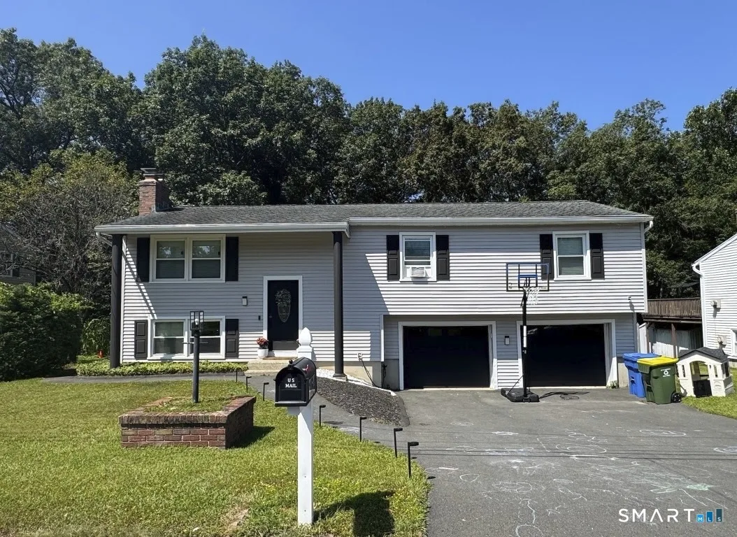 164 Hickory Hill Drive, Waterbury, CT