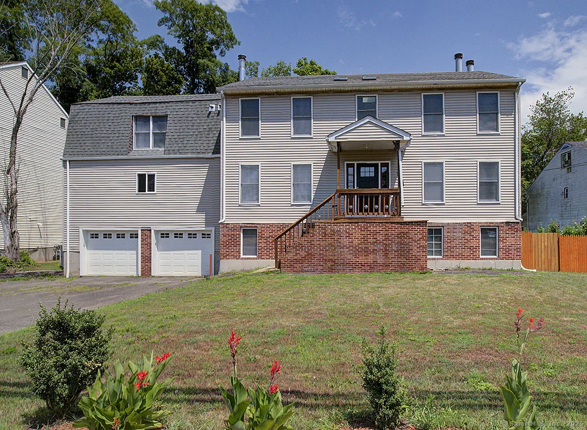 1681 Litchfield Turnpike, Woodbridge, CT