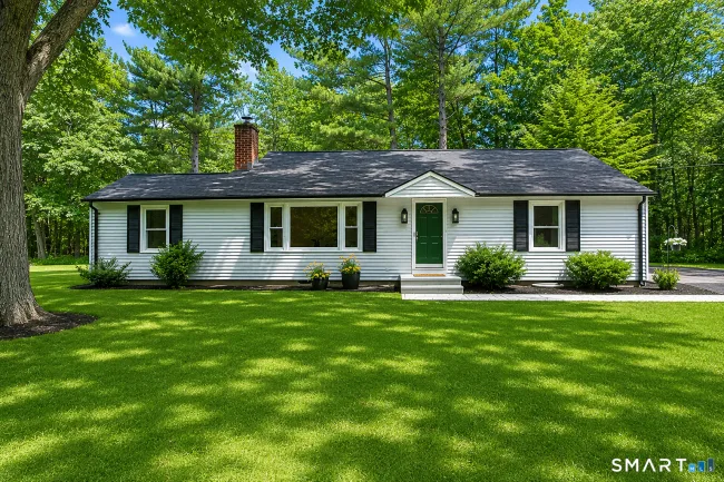 26 Crescent Way