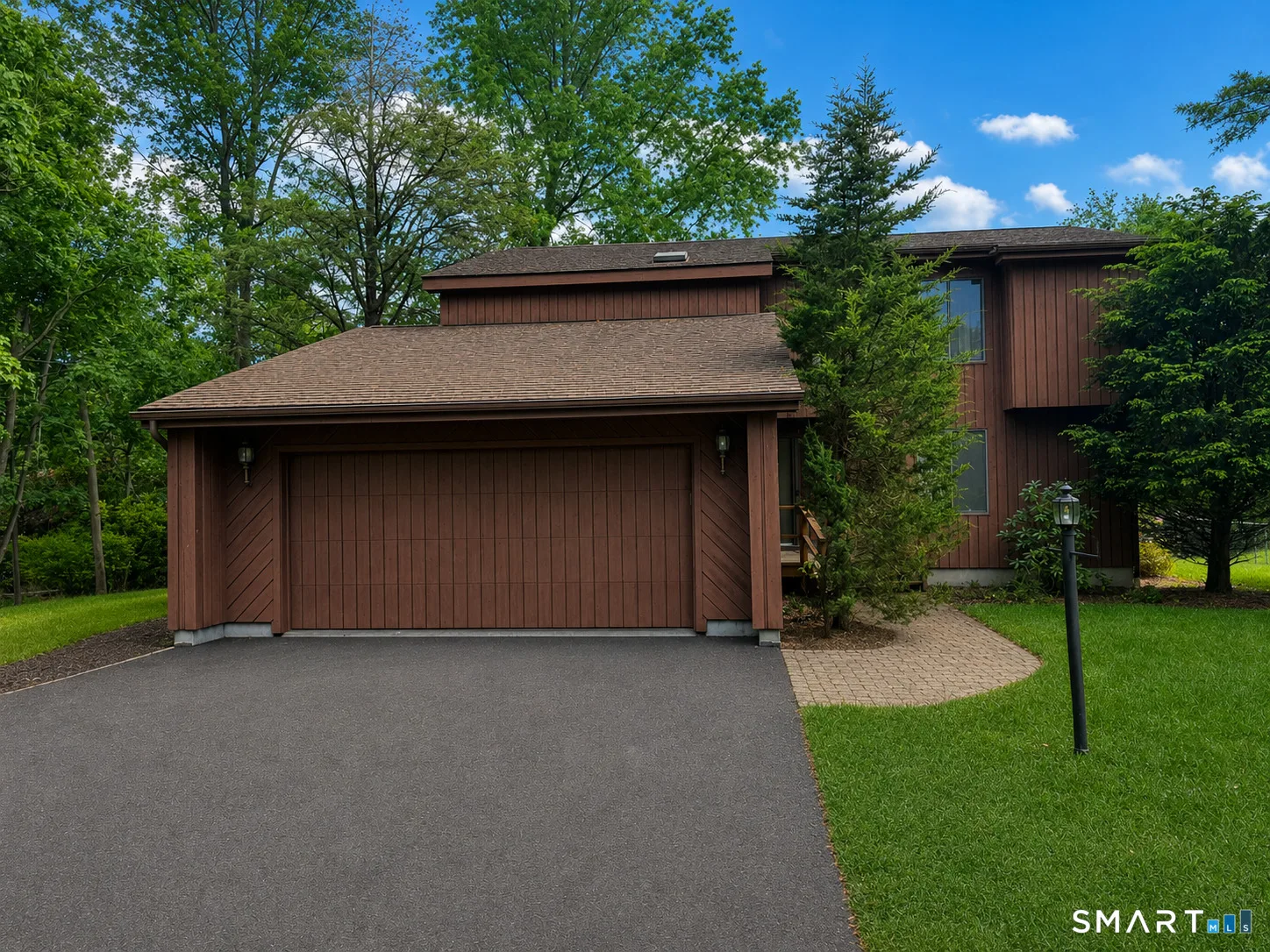 4 Taagan Point Road, Danbury, CT
