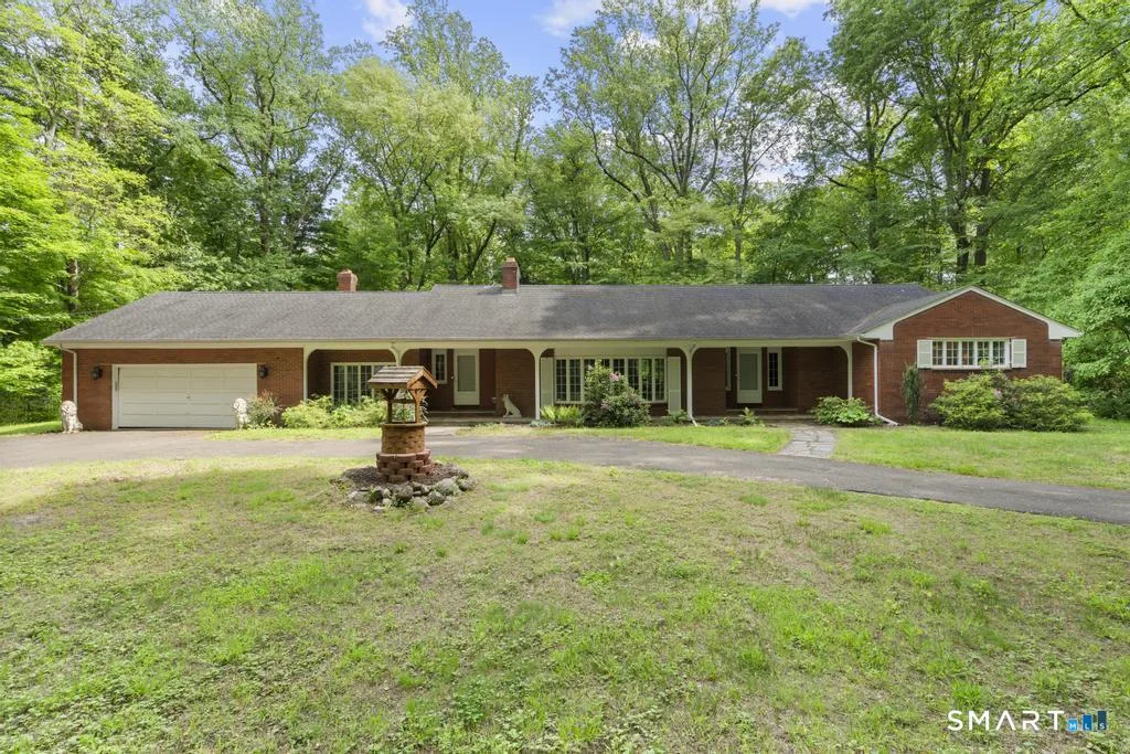 12 Jenick Lane, Woodbridge, CT