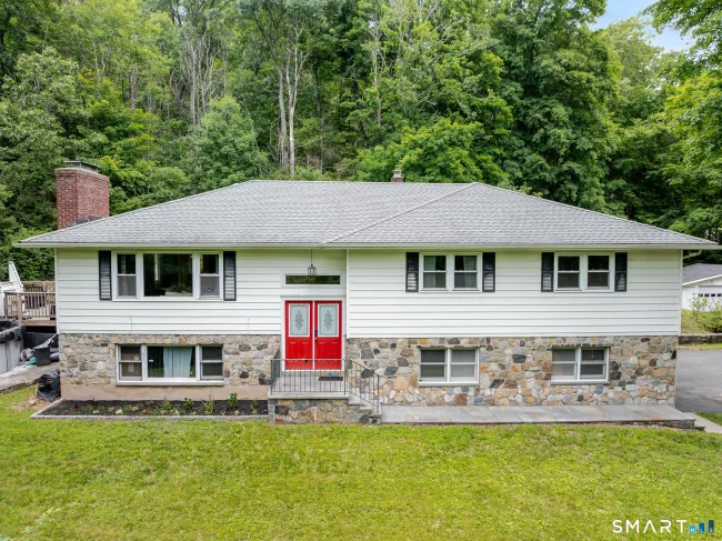 2 Leach Hollow Road, Sherman, CT