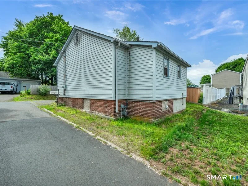 61 Maple Avenue, Wallingford, CT