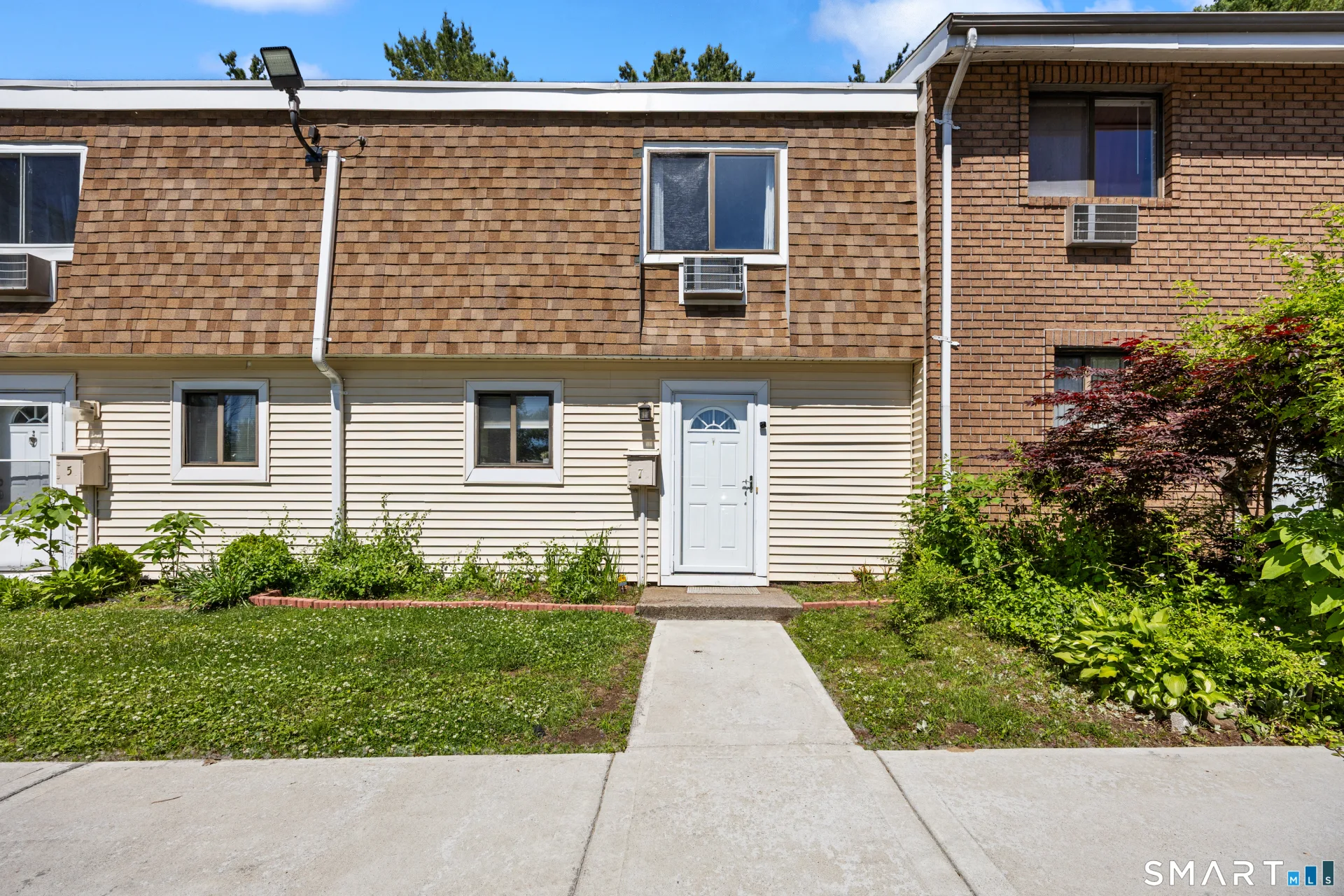 7 Sutton Place #7, Bloomfield, CT