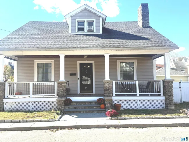 16 Holbrook Court