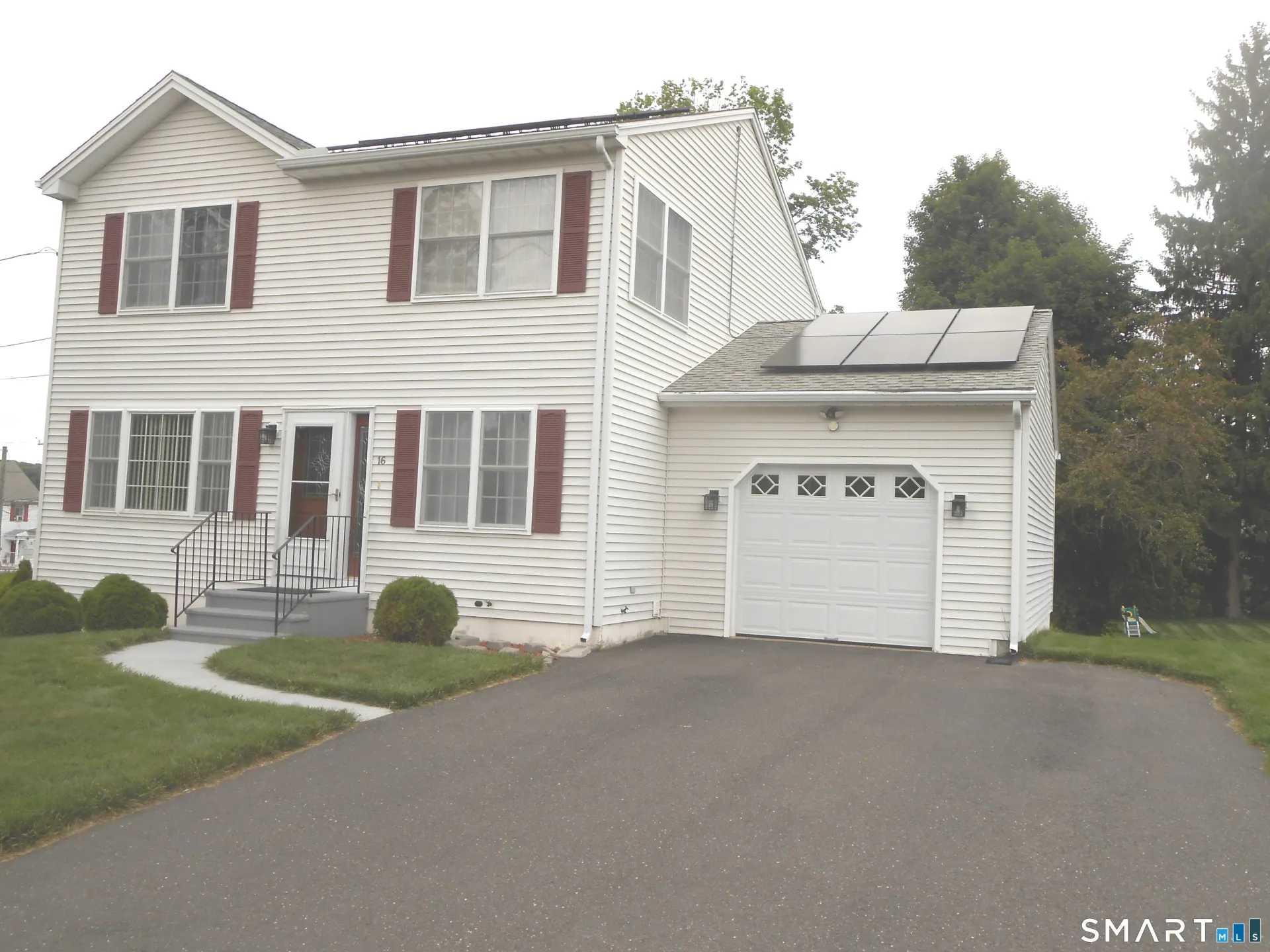 16 Hickory Road, Naugatuck, CT