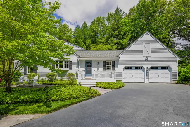 3 Glenmore Drive