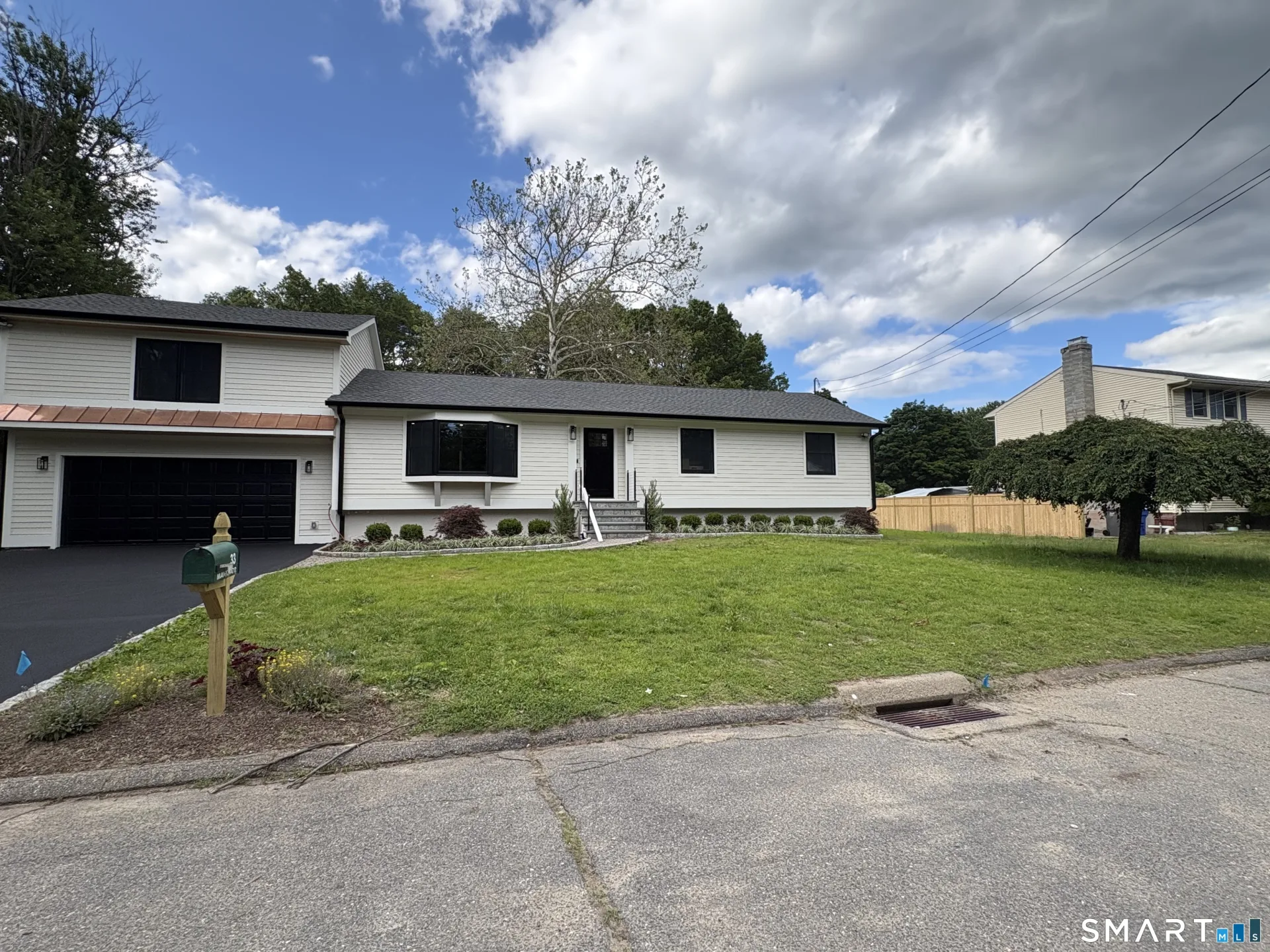 33 Manor Drive, Trumbull, CT