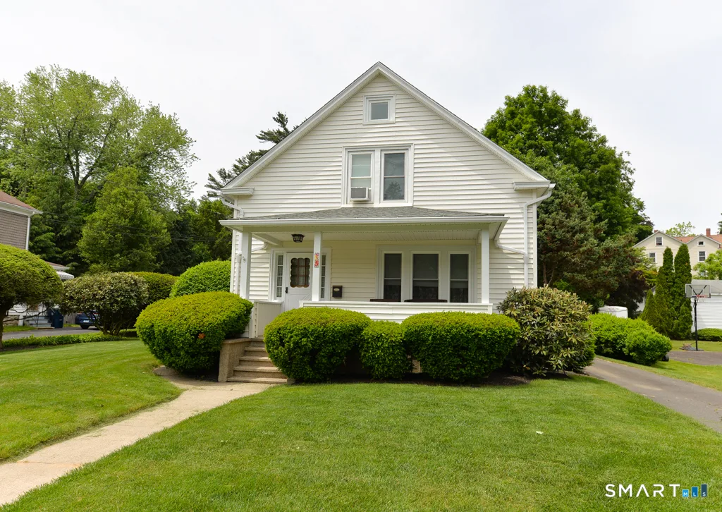 15 Union Street, Plymouth, CT