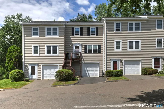 22 Summit Commons #22