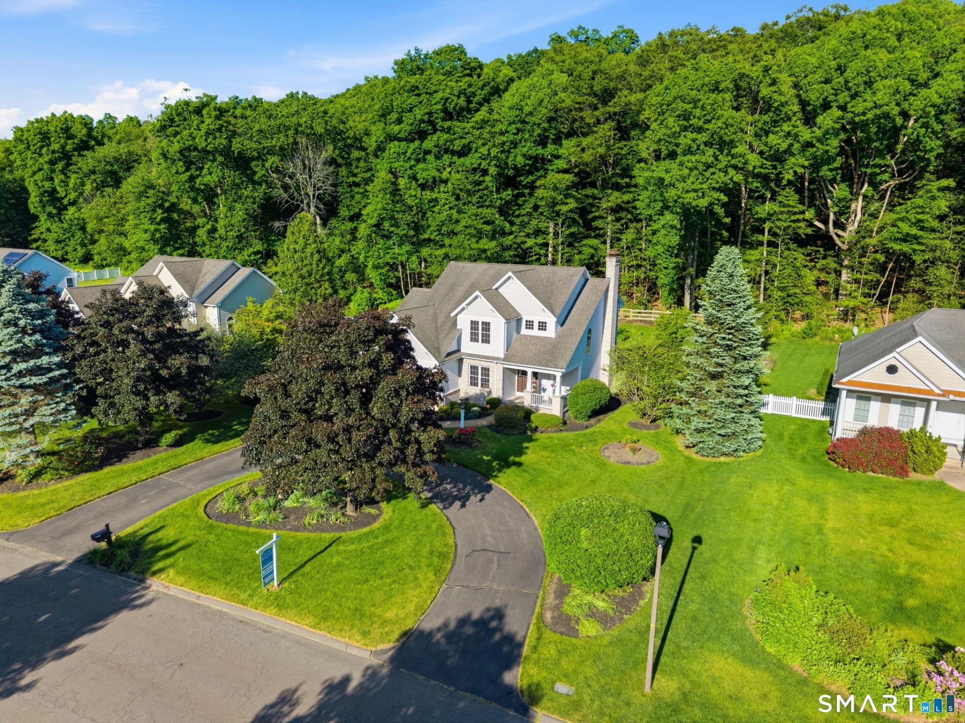 16 Harvest Lane, Bloomfield, CT