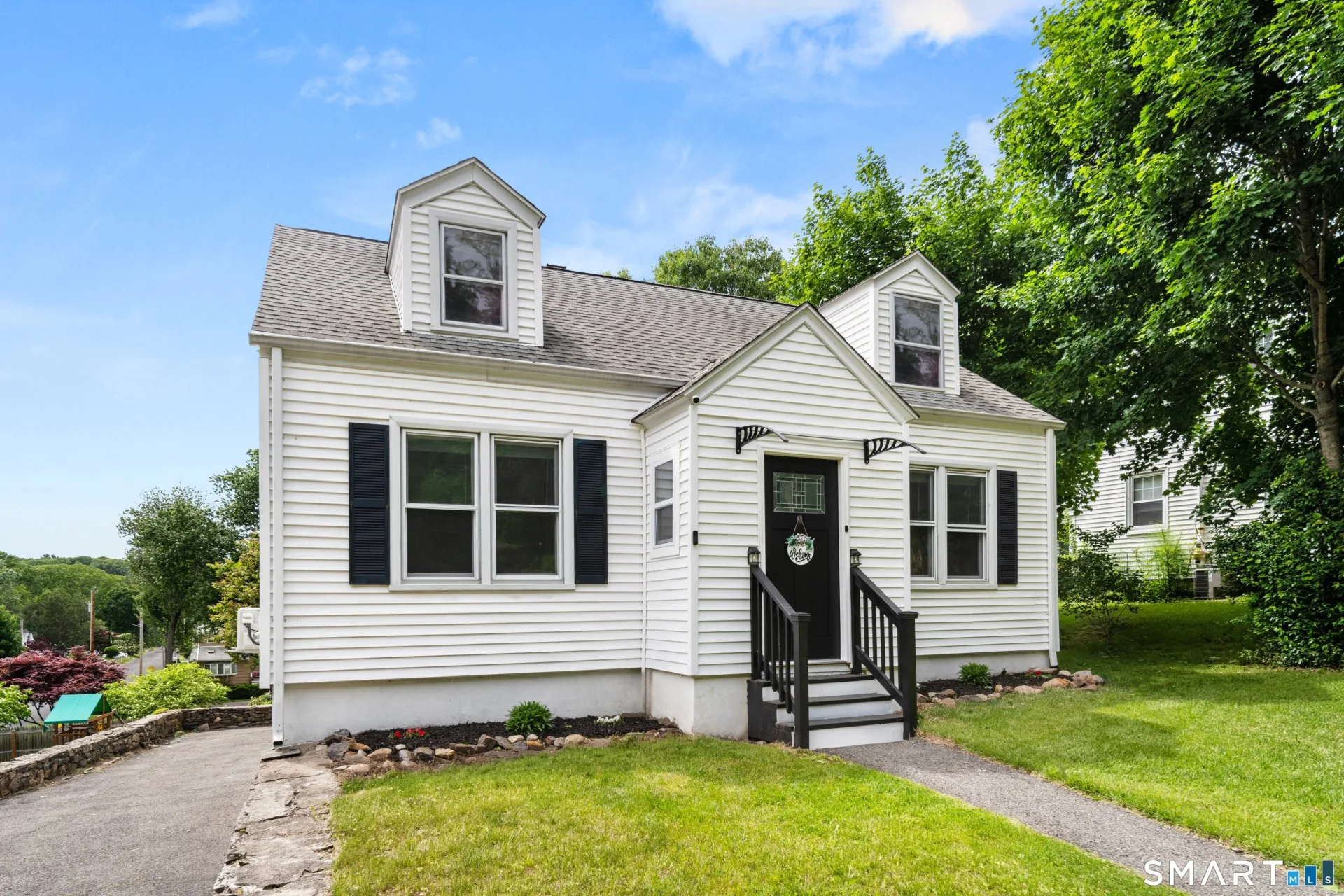 243 White Plains Road, Trumbull, CT