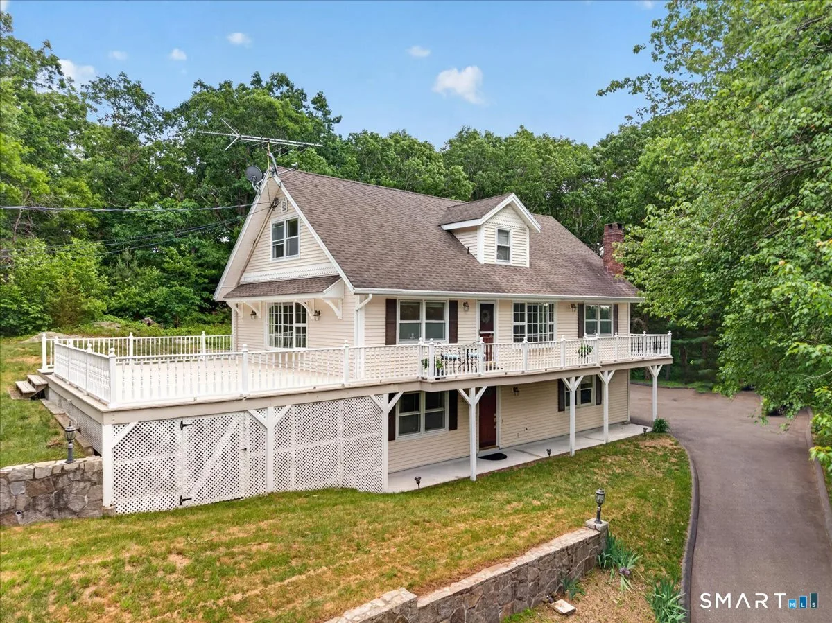 22 Cloverdale Avenue, Shelton, CT