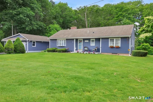 6 Beechwood Circle