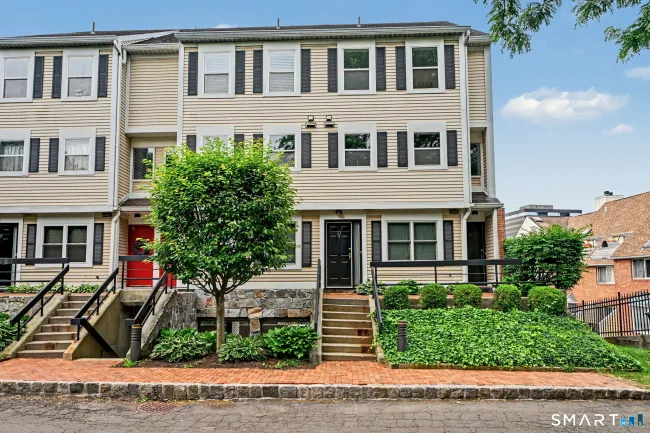 21 Highland Road #21