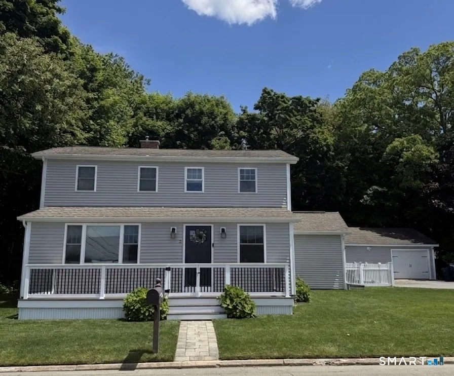 3 Middle Street, Waterford, CT
